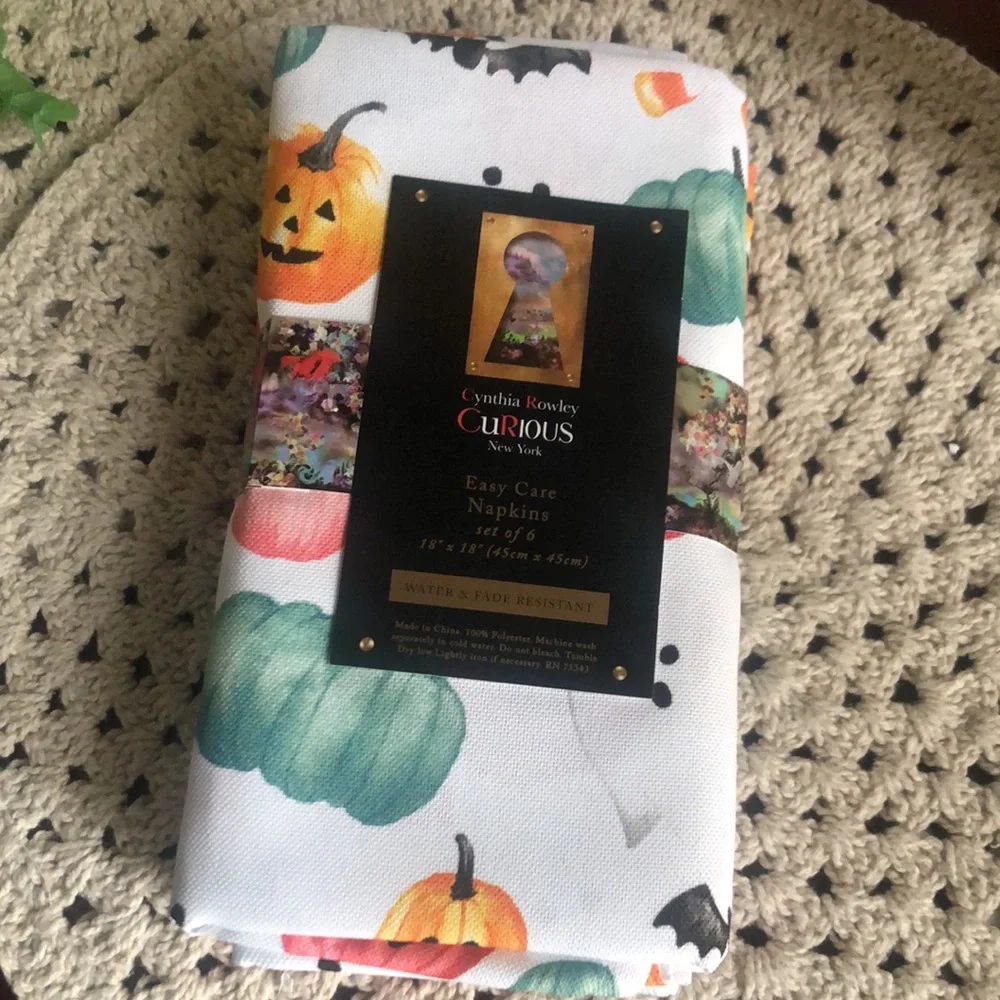 Cynthia Rowley Festive Pumpkin HALLOWEEN Napkins